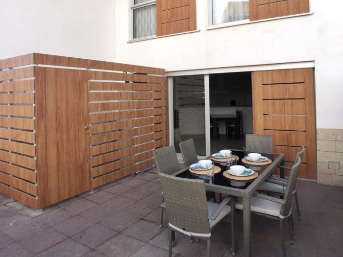 Sunny Duplex Martines